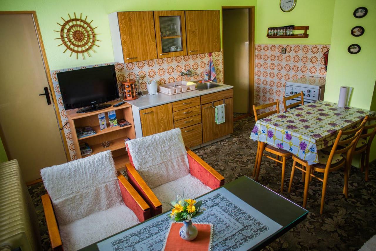 Apartman Strba Apartment Bagian luar foto