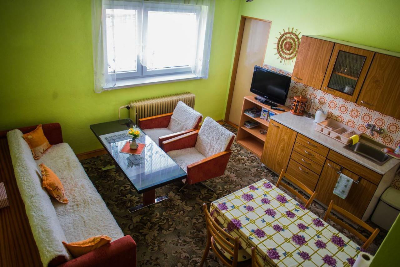 Apartman Strba Apartment Bagian luar foto