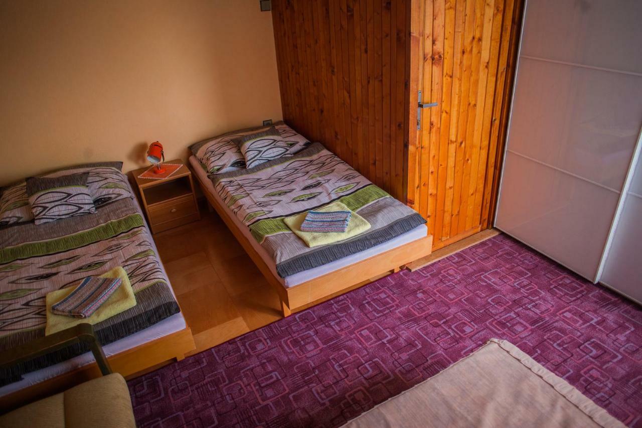 Apartman Strba Apartment Bagian luar foto